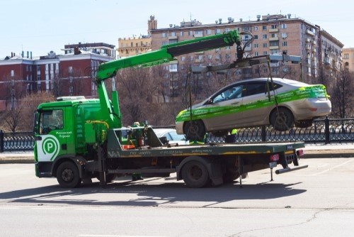 Куда обратиться, если эвакуировали машину в Москве